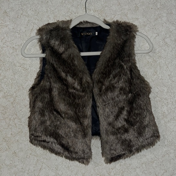 Fur vest - Picture 1 of 3